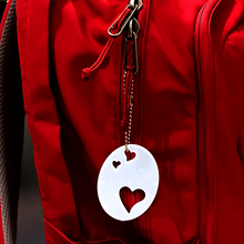 Įkelti vaizdą į galerijos rodinį, Atšvaitas pakabukas Širdelė / Reflective Pendant Sweetheart - Neshkis