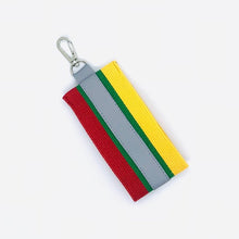 Įkelti vaizdą į galerijos rodinį, TRISPALVĖ atšvaitas pakabukas / FLAG reflective pendant - Neshkis