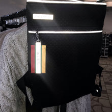 Įkelti vaizdą į galerijos rodinį, TRISPALVĖ atšvaitas pakabukas / FLAG reflective pendant - Neshkis