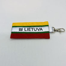 Įkelti vaizdą į galerijos rodinį, TRISPALVĖ atšvaitas pakabukas / FLAG reflective pendant - Neshkis