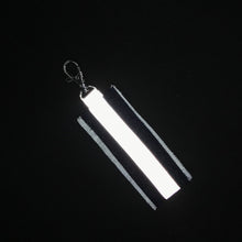 Įkelti vaizdą į galerijos rodinį, DŽINSINIS atšvaitas pakabukas / JEANS reflective pendant - Neshkis
