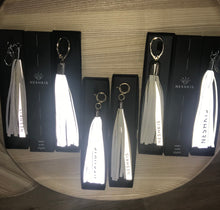 Įkelti vaizdą į galerijos rodinį, MAXI SILVER pakabukas-kutas atšvaitas - Neshkis